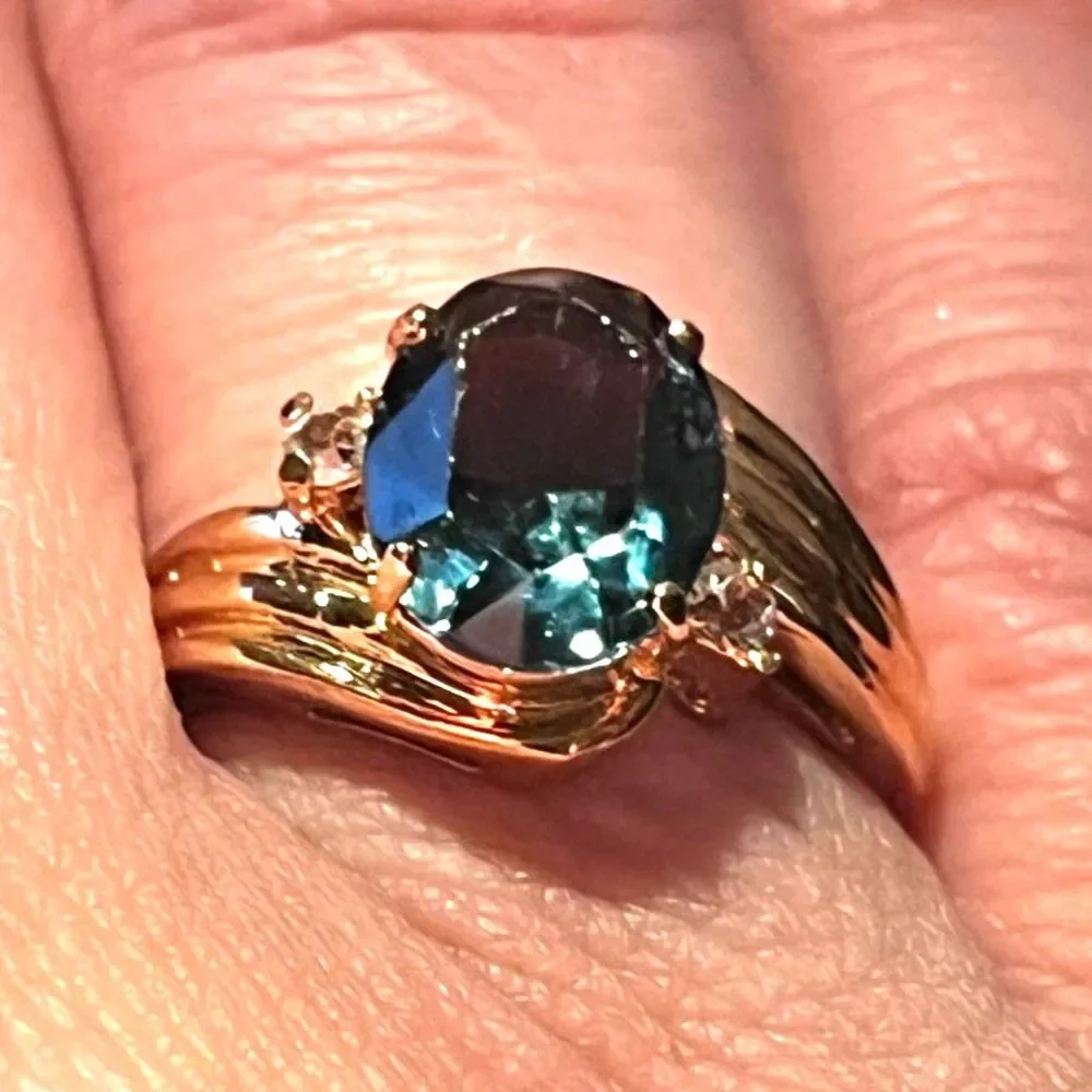 Vintage 1980s Blue Austrian Crystal Ring Size 7 14KTGE Gold Plate - 14E